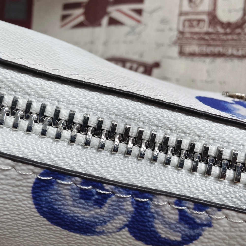 COACH White Shoulder Bag with Blue Berry Print - Picture 9 of 10